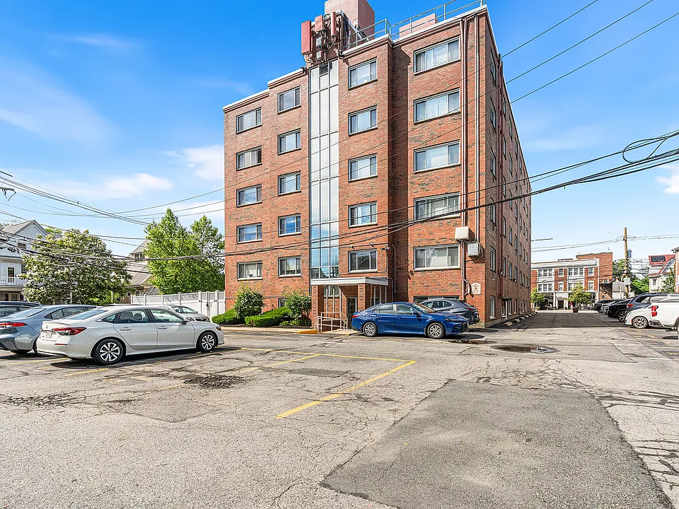 215 Massachusetts Ave #26