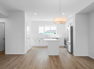 404 Pioneer Rd #M, Spruce Grove, AB T7X 0T2