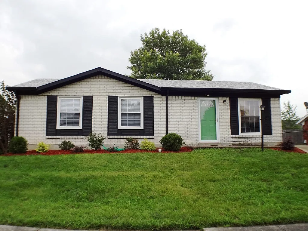 6911 Blackhorse Dr photo 1
