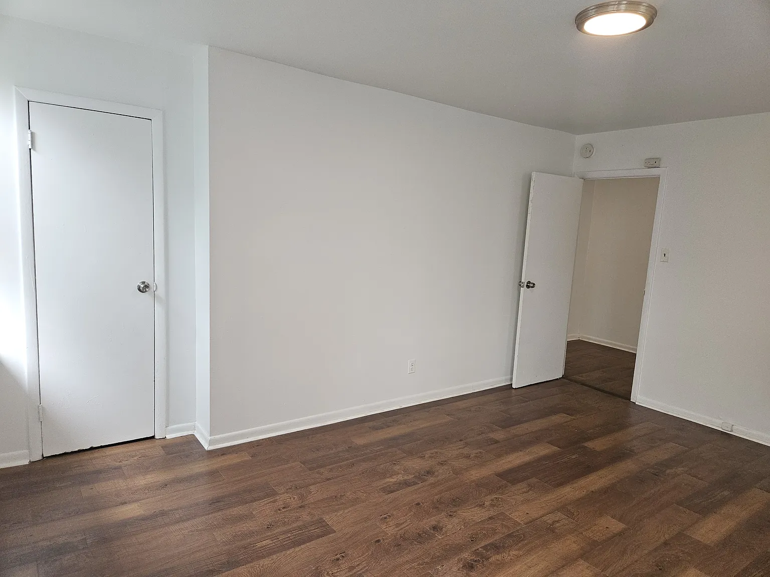1 bed, $1,075 — Photo 4