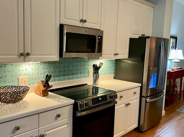 101 S Water St APT 4, Wilmington, NC 28401