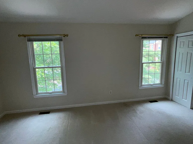 1311 Templeton Pl — Photo 21