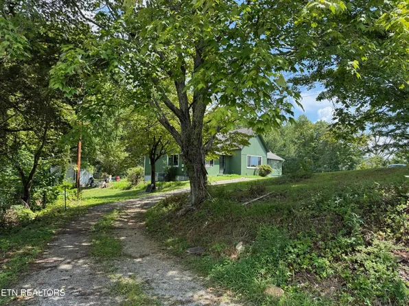 315 New Clear Branch Rd, Rocky Top, TN 37769