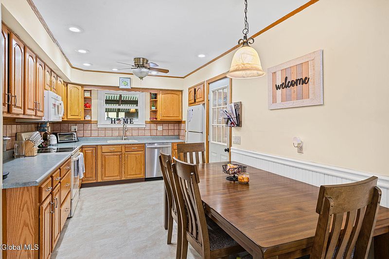 5th image of 21 Brookman Avenue