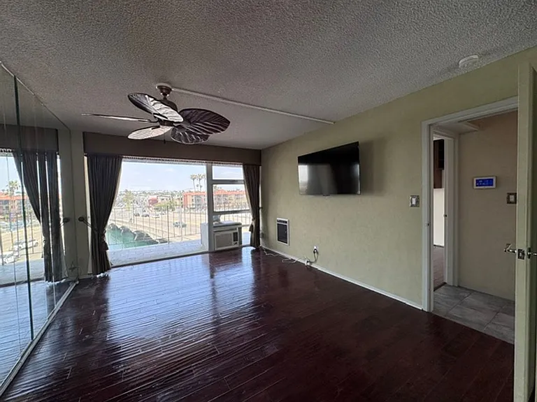 5400 The Toledo #410 — Photo 9