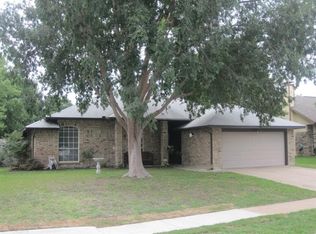 2201 Villanova St, Arlington, TX 76018