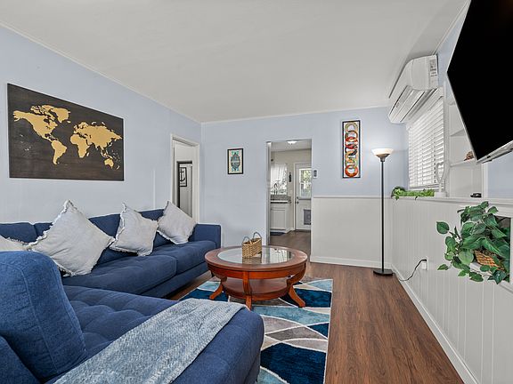 2nd image of 2608 Violet St