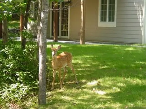 107 Pin Oak Cir, Hawley, PA 18428