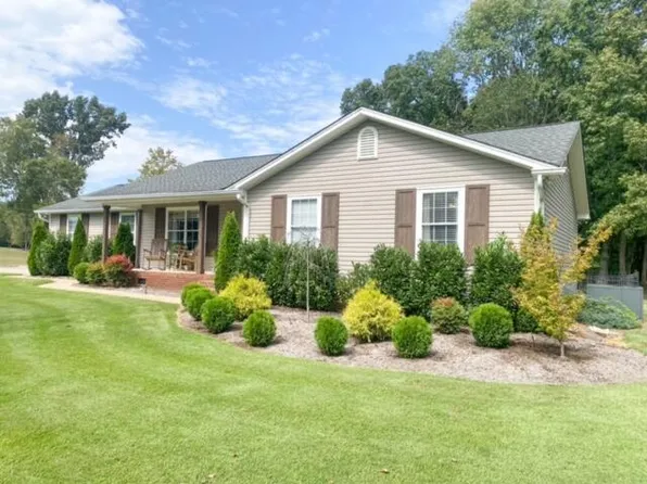 7611 Greenwood Rd, Ooltewah, TN 37363