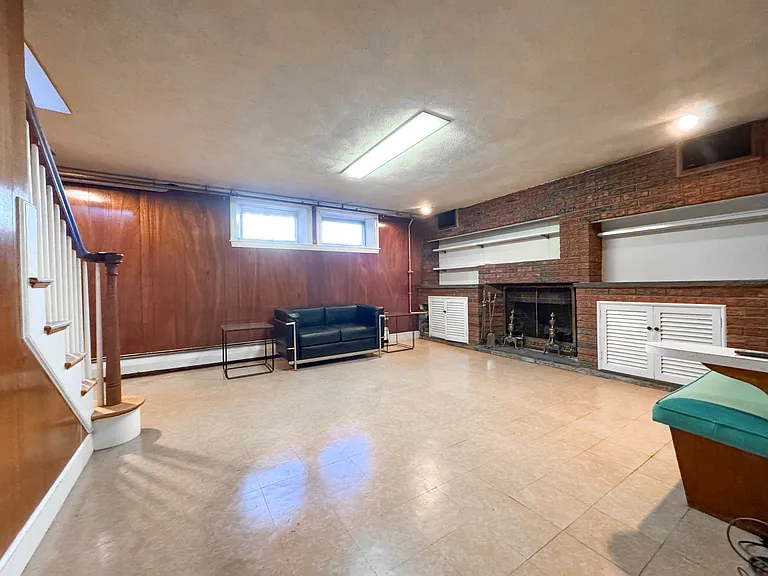 40 Walter St — Photo 33
