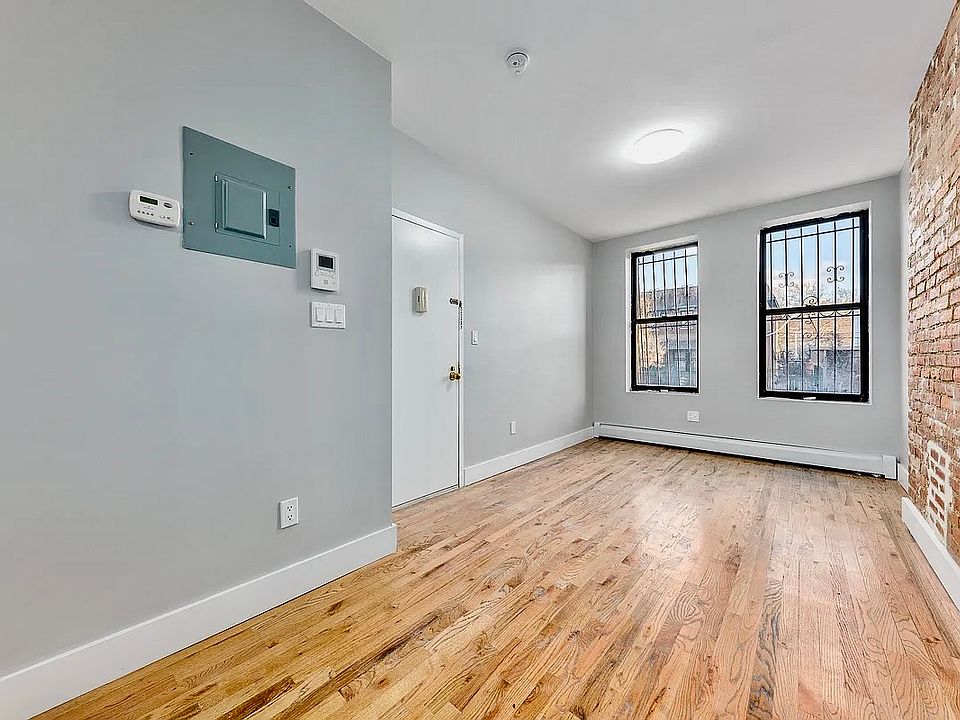 1st image of 349 Chauncey St #2