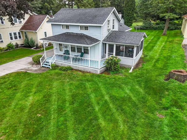 394 Lake St, Green Lake, WI 54941
