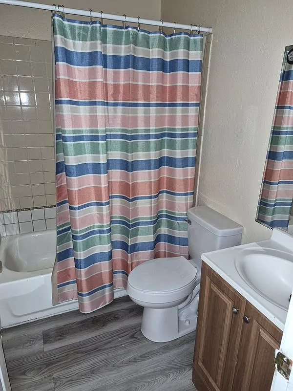 4 bed, 2.0 bath, 870 sqft, $1,400 — Photo 3