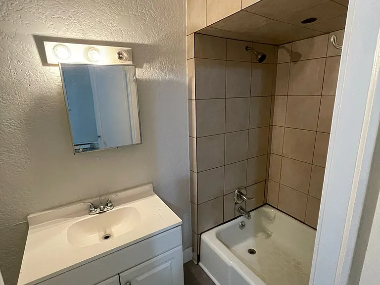 502 Oak St #3 — Photo 2