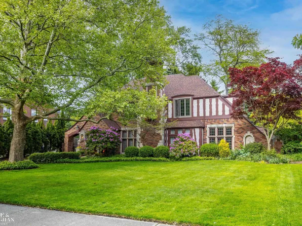 770 Pemberton Rd, Grosse Pointe Park, MI 48230