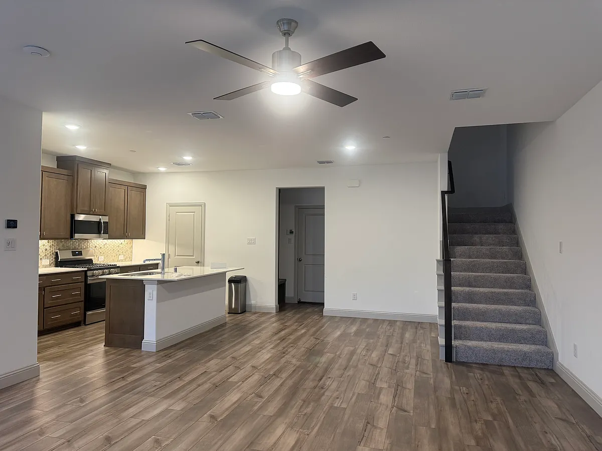 Building Photo - 12855 Leopold Trl