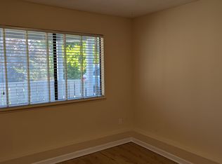 13255 Marine Dr #1, Surrey, BC V4A1E8
