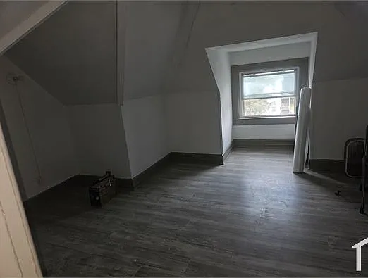 4 bed, 2300 sqft, $2,800 — Photo 3