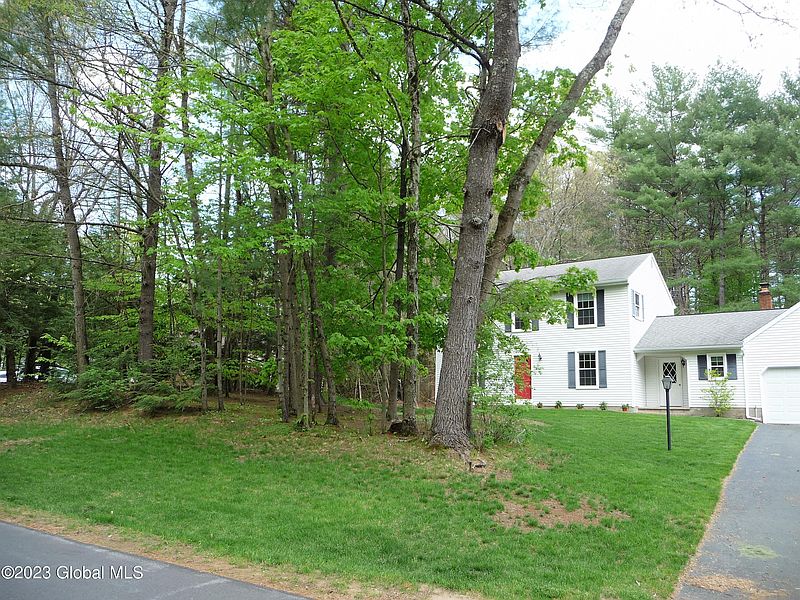 2nd image of 44 BRACKETT Lane