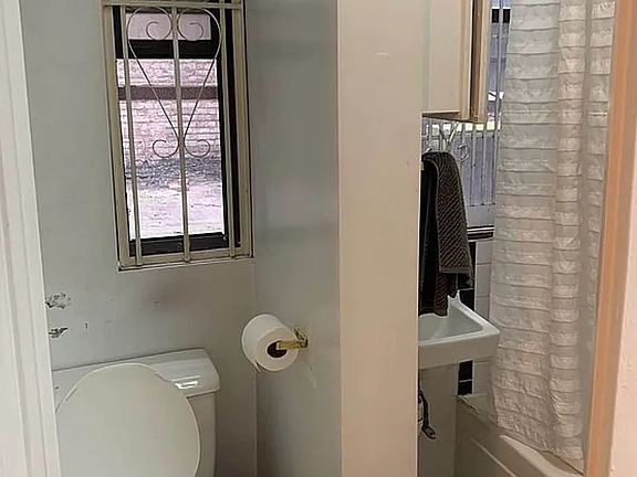 4th image of 369 Broome St