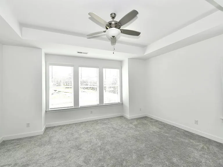 6574 Beacon Dr — Photo 18