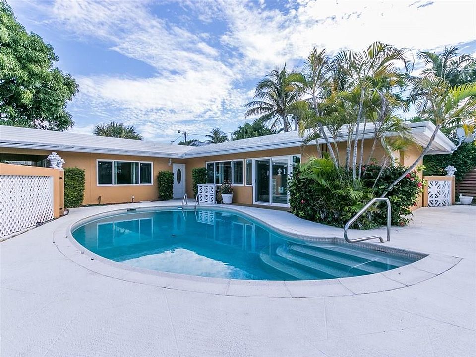 1st image of 2208 SE Manatee Drive