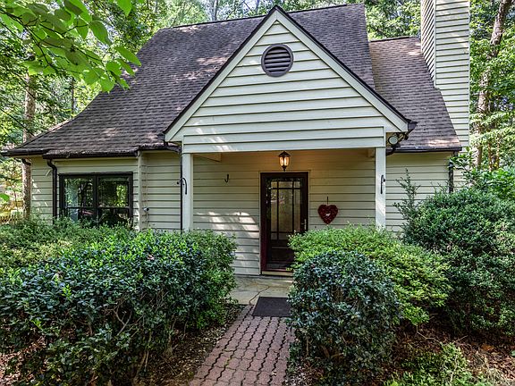 Foxwood Cottage front view