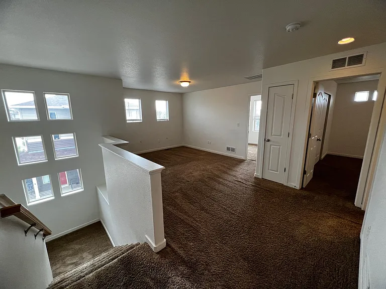 4458 Elegant St — Photo 7