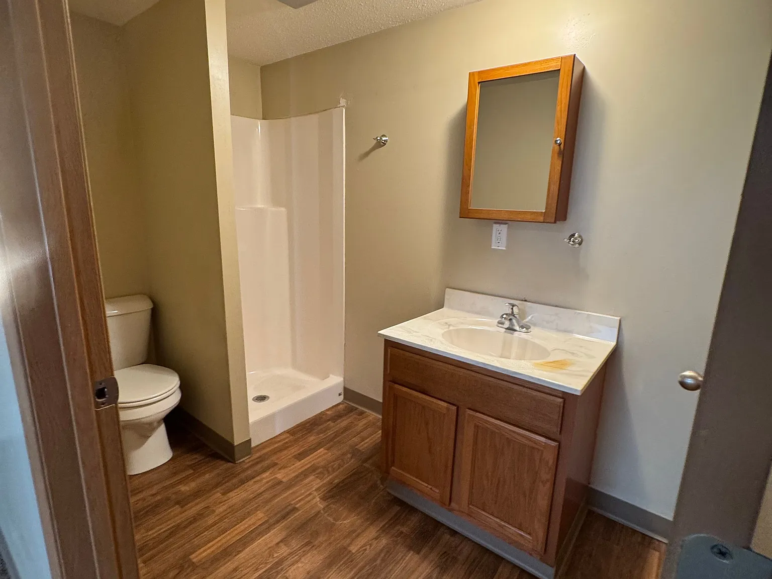 200 Morgan Oak St — Photo 2