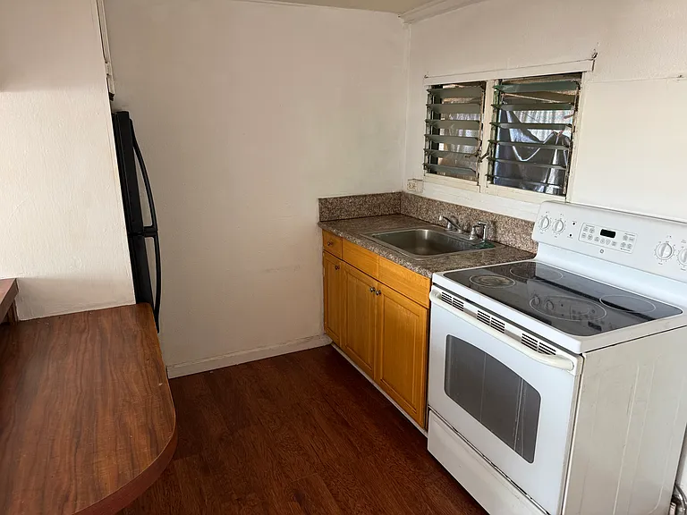 268 Olive Ave #C — Photo 3