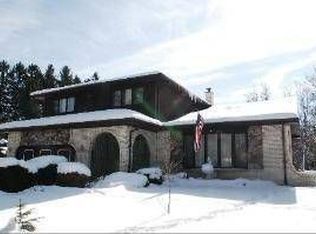 7 Half Day Rd, Lincolnshire, IL 60069