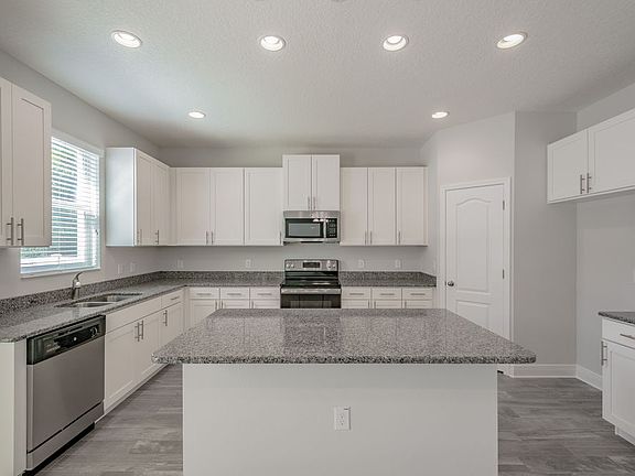5th image of 3206 W Coachman Ave