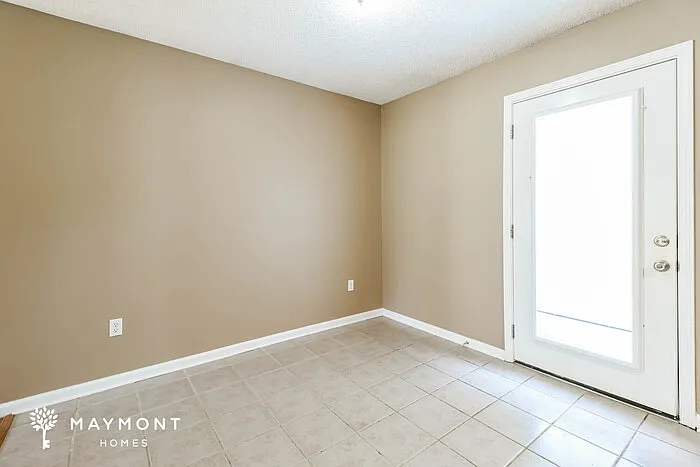 3 bed, 2.0 bath, 1200 sqft, $1,575 — Photo 4