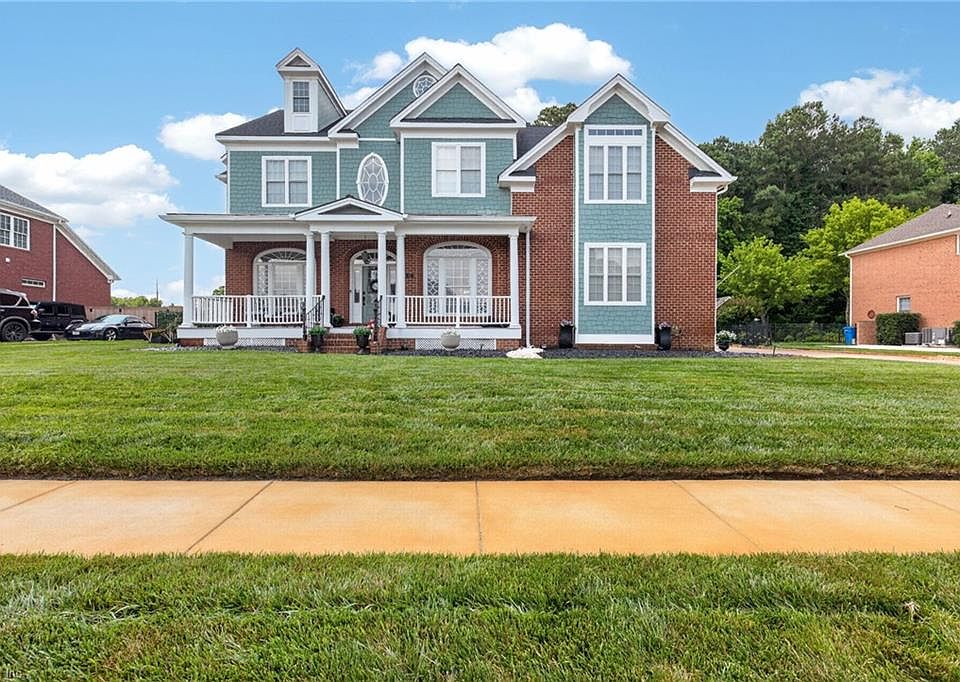 1st image of 821 Redleafe Cir