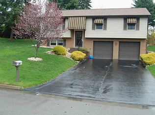 25 Meadow Dr, Greensburg, PA 15601