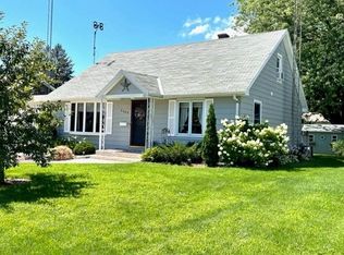 2409 11th Ave, Monroe, WI 53566