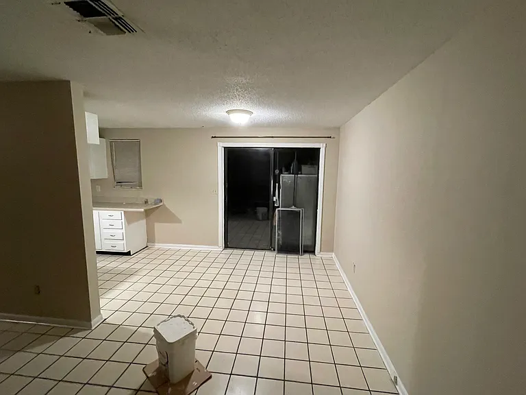 1517 Jupiter Ave — Photo 3