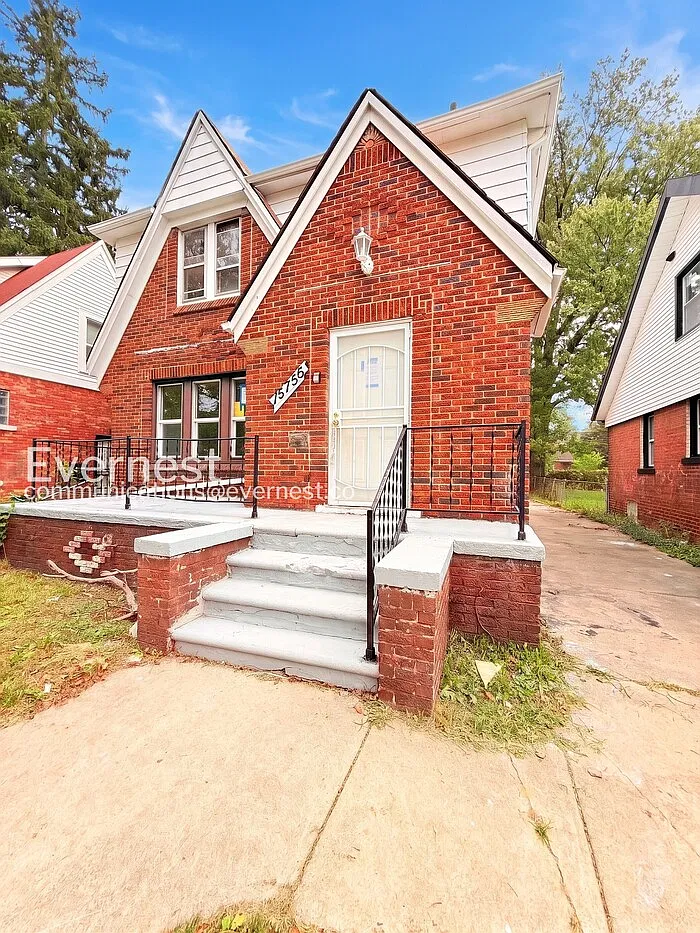 3 bed, 2.0 bath, 1468 sqft, $1,475 — Photo 1