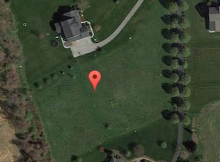 2645 Twin Ln, York, PA 17402