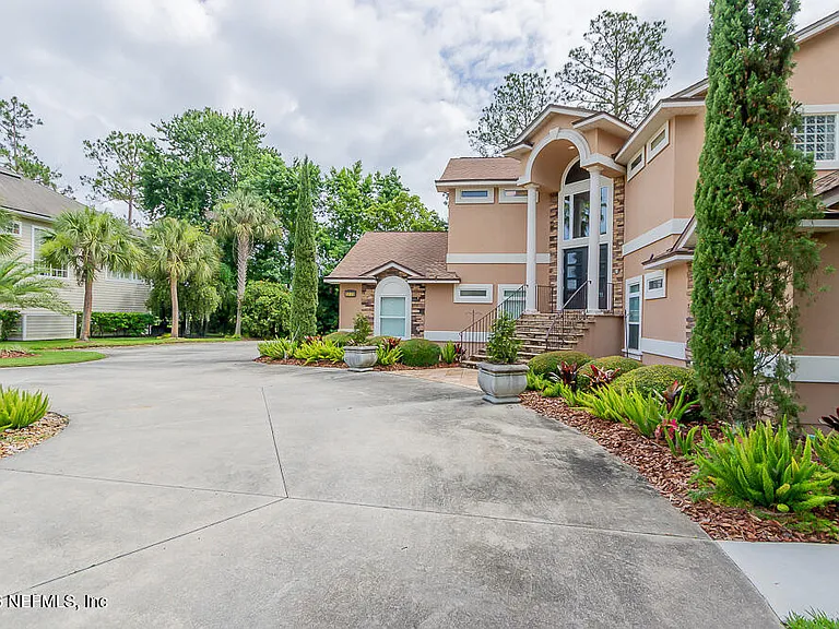 1770 Victoria Chase Ct — Photo 40