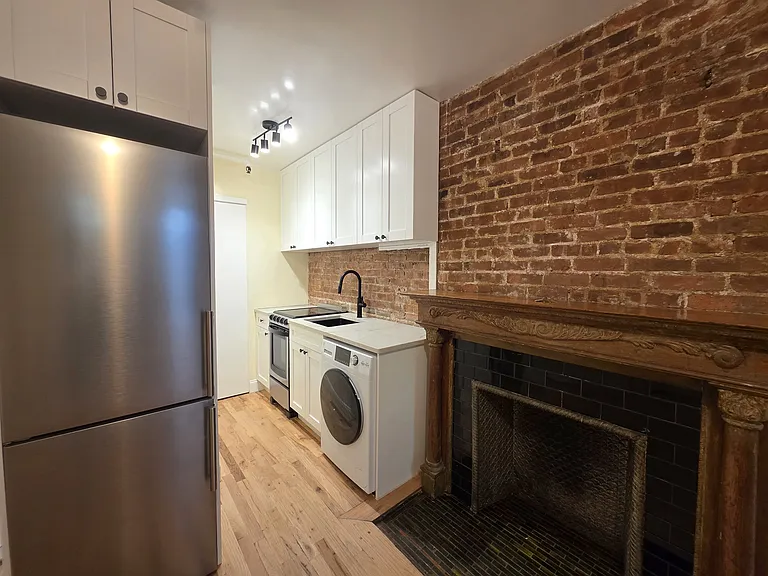 548 W 142nd St #1 — Photo 4