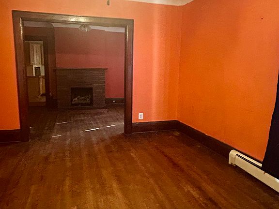 4th image of 420 E Cedar St