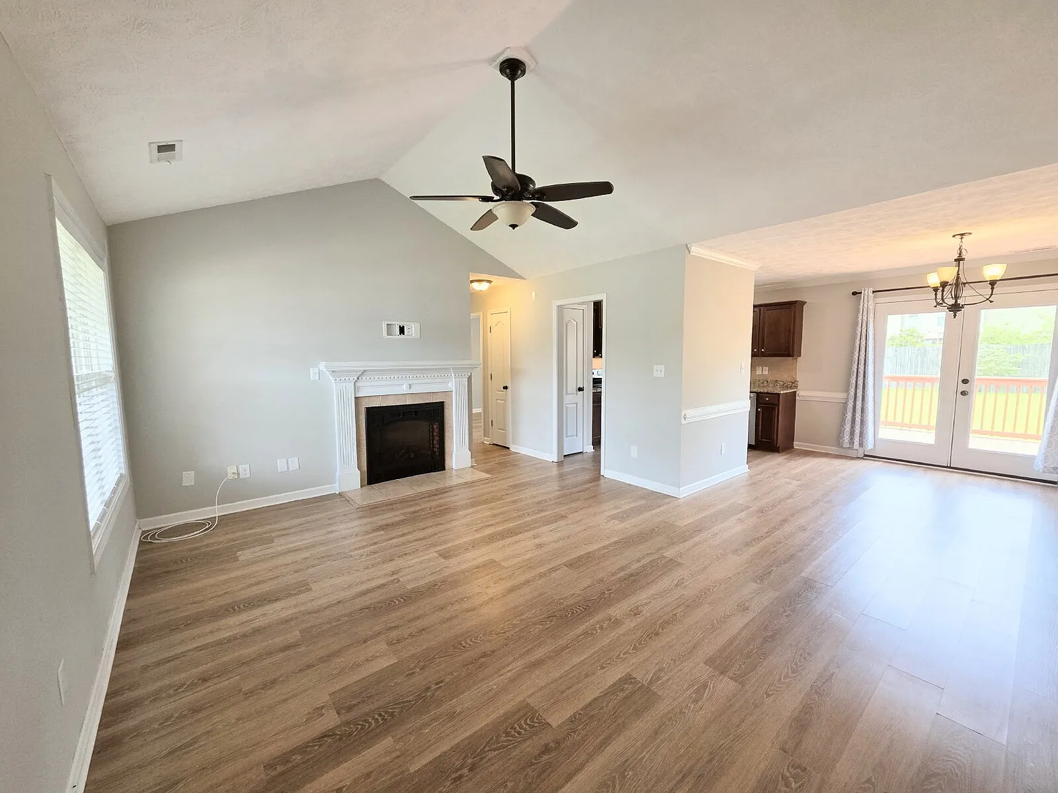 3 bed, 2.0 bath, 1550 sqft, $1,850 — Photo 2