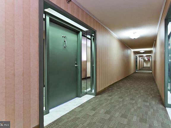 5th image of 1016 S Wayne St APT 401