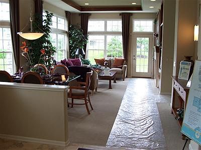 5th image of 11 Orchard Cir #90