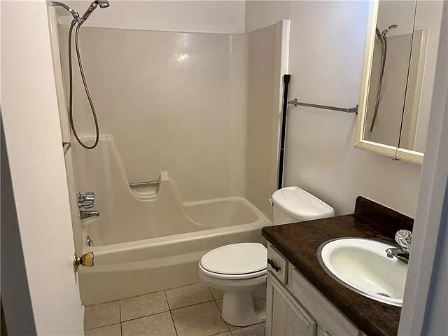 228 Jewel St #2 — Photo 9