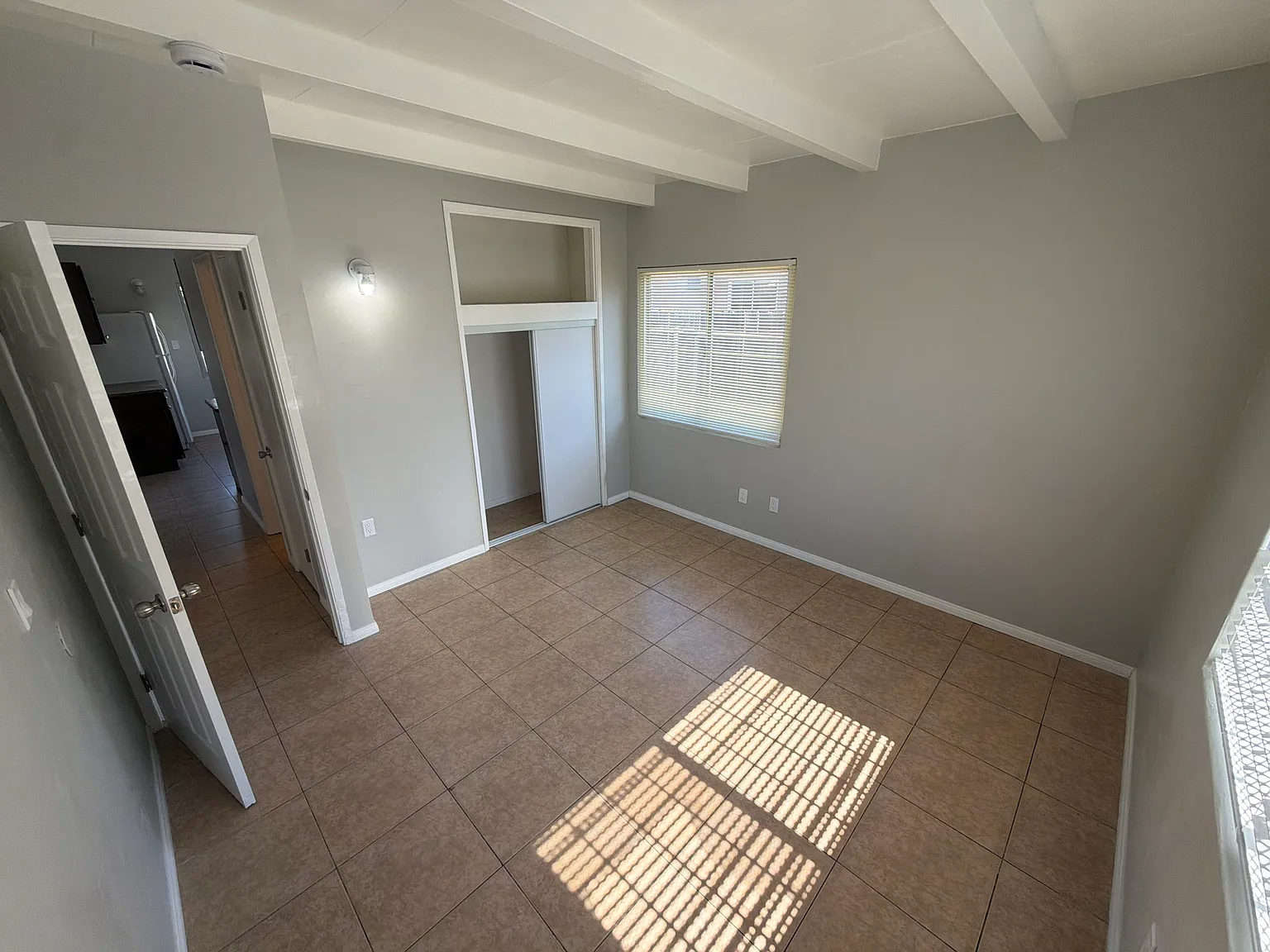2 bed, 800 sqft, $2,100 — Photo 2