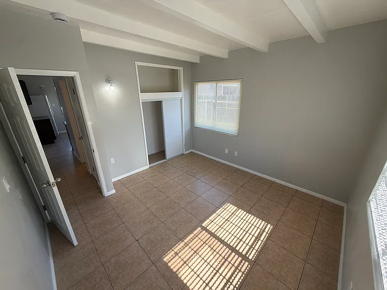 441 Chambers St — Photo 2