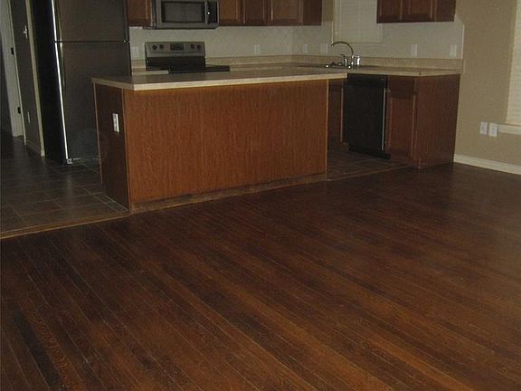 2nd image of 833 E North 15th St