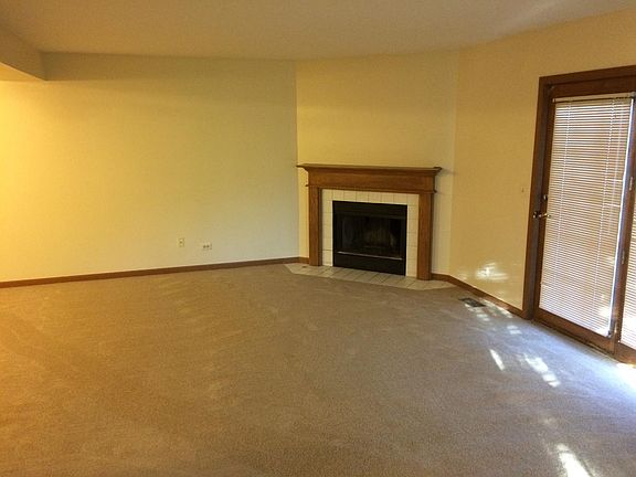 2nd image of 185 W Robinhood Way